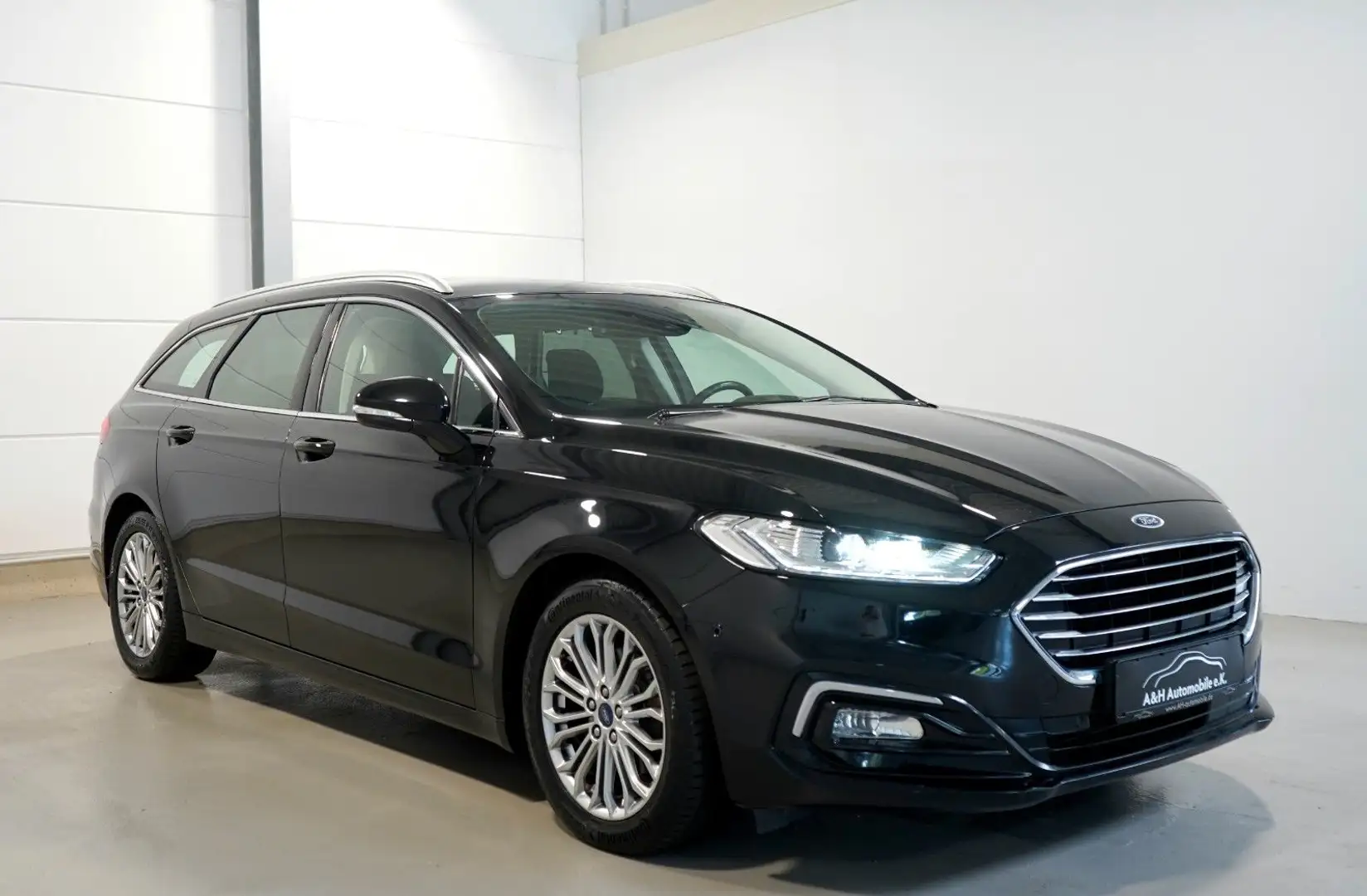 Ford Mondeo Turnier 2.0 EcoBlue Aut. Titanium*KAMERA* Zwart - 1