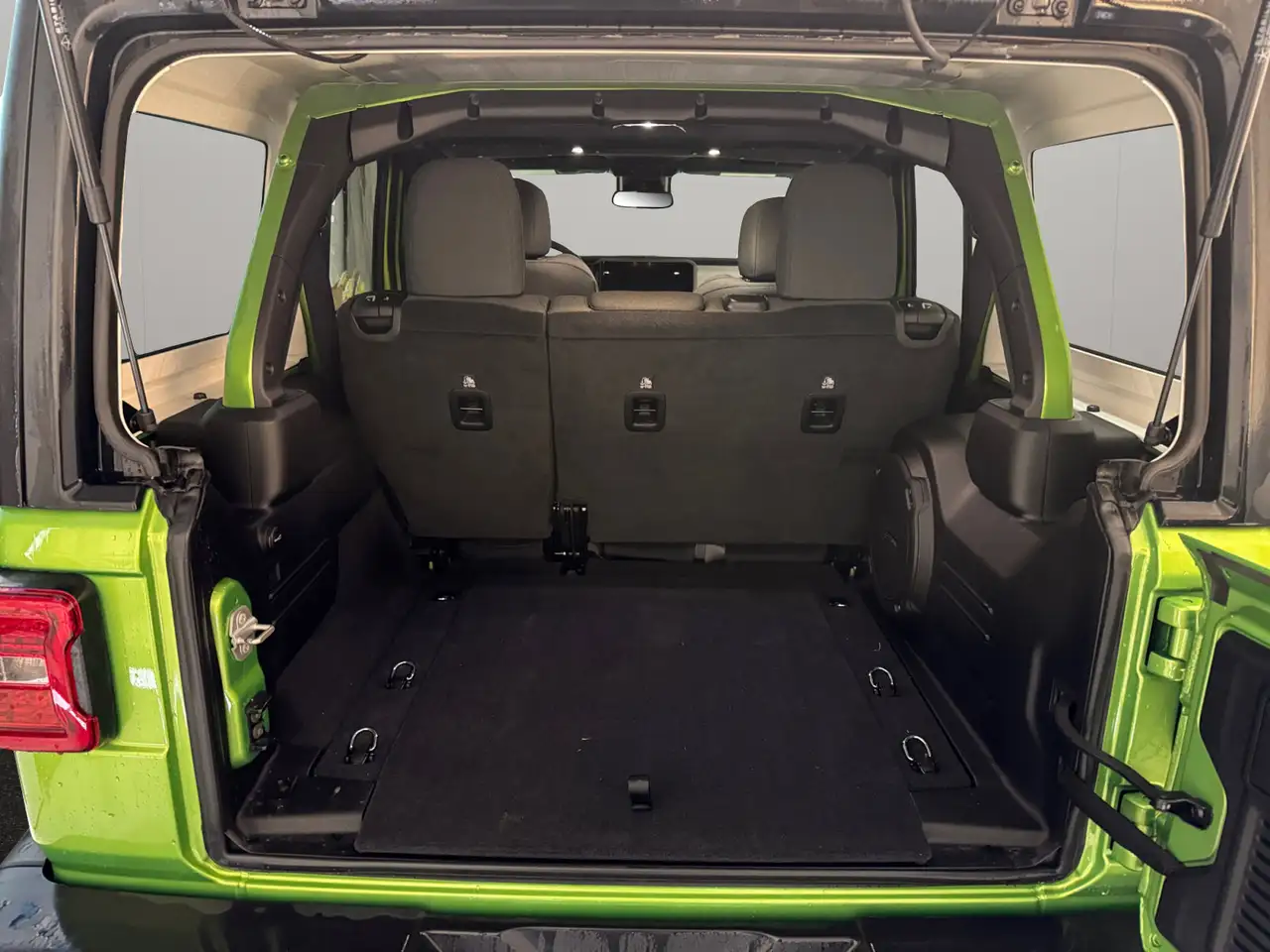 Jeep Wrangler снимка Jeep Wrangler