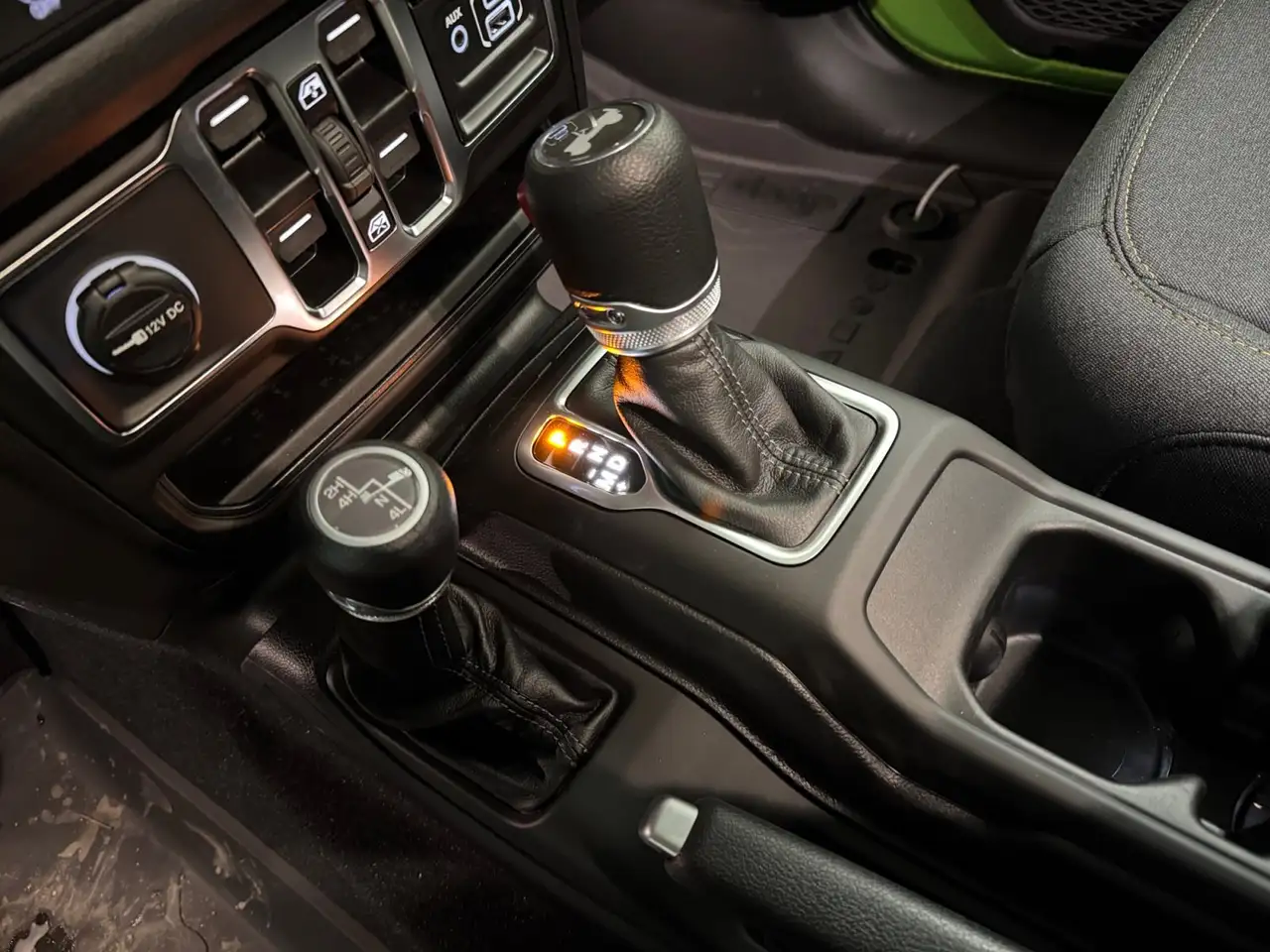 Jeep Wrangler снимка Jeep Wrangler