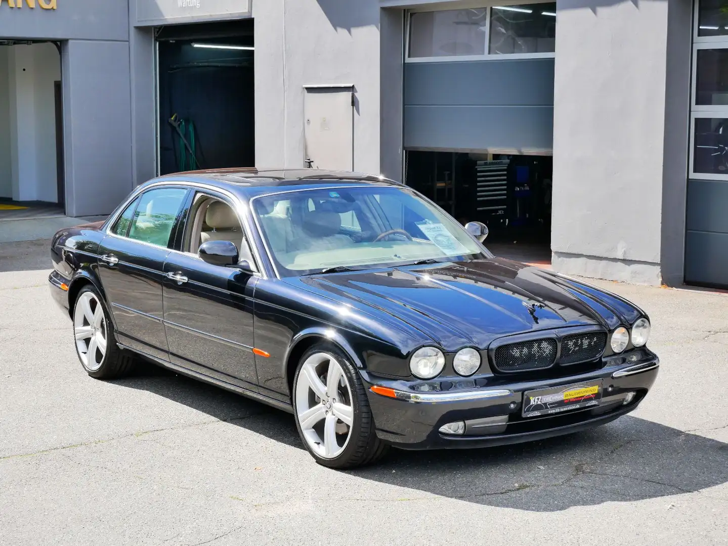 Jaguar XJ 4.2 V8 AUTOMATIK Blau - 2