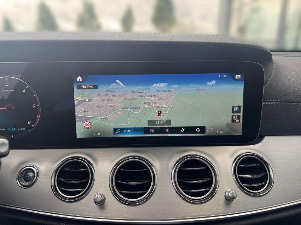 Mercedes-Benz E 220