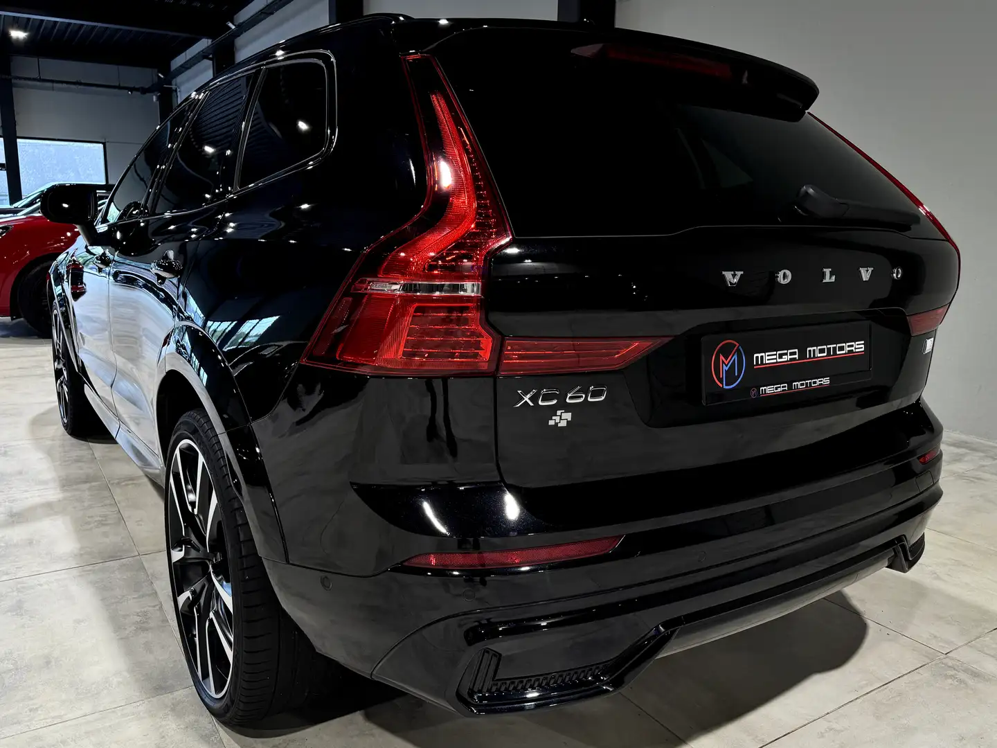 Volvo XC60 2.0 T6 HYBRiDE 4x4 !! ULTiMATE DARK !! FULL FULL Zwart - 2