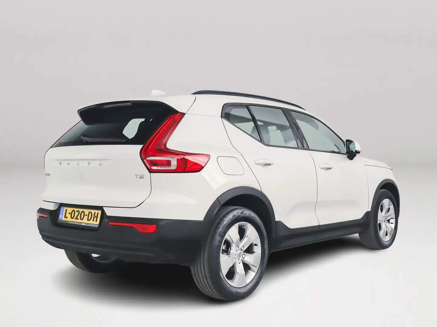 Volvo XC40 T2 Momentum Core | Airco Wit - 2