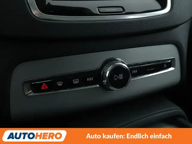 Volvo XC90 view 25