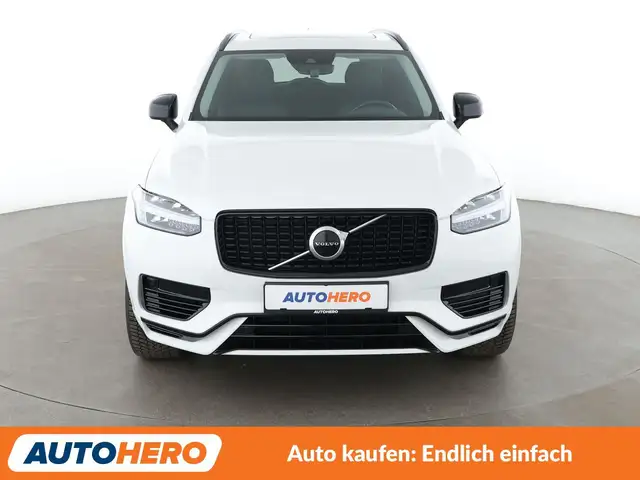 Volvo XC90 view 9