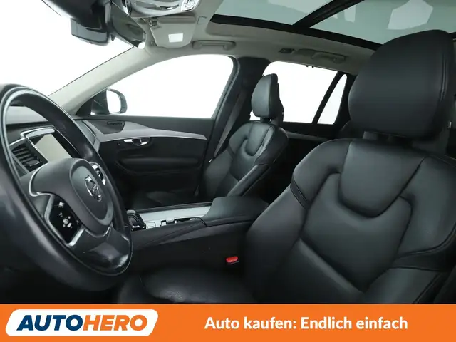Volvo XC90 view 10