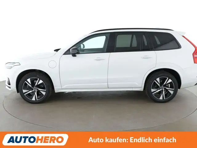 Volvo XC90 view 3