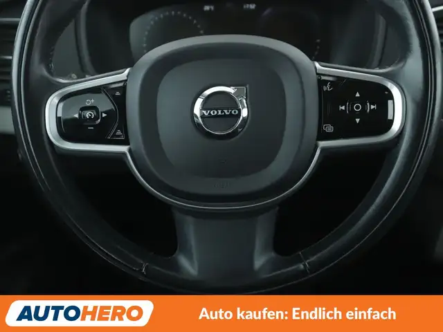 Volvo XC90 view 19