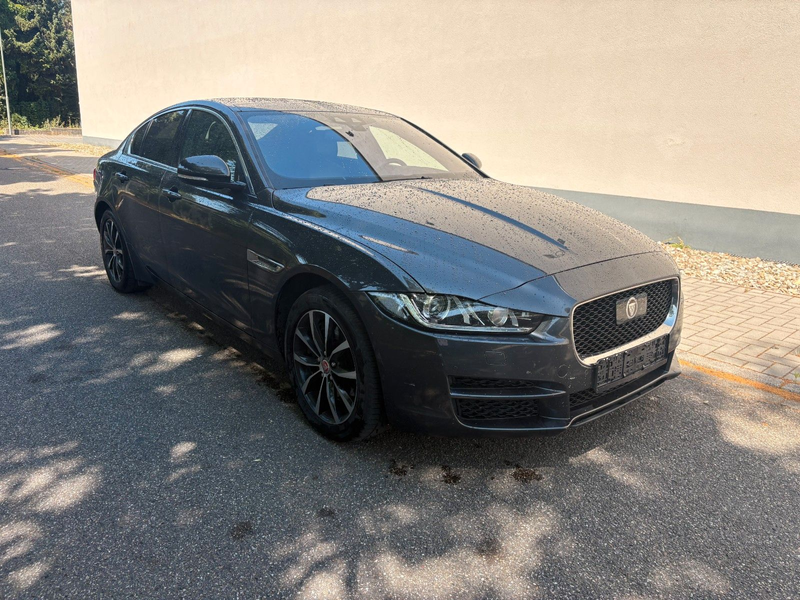 Jaguar XE Prestige AWD 2,0 Diesel Leder Klima Pano. — photo 3