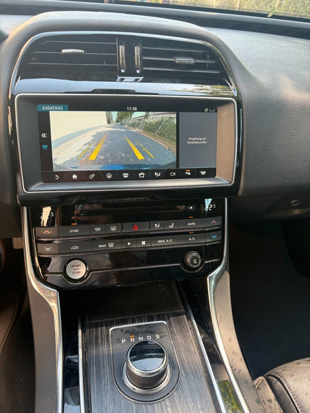 Jaguar XE Prestige AWD 2,0 Diesel Leder Klima Pano. — photo 15