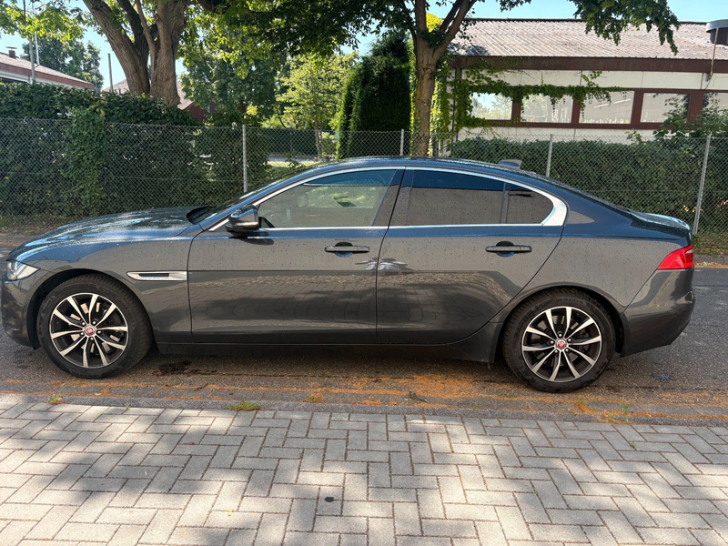 Jaguar XE Prestige AWD 2,0 Diesel Leder Klima Pano. — photo 6