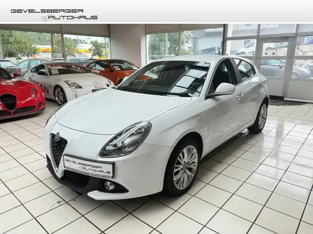 Alfa Romeo Giulietta Super 1.Hand+VFW Navi Bi-Xenon Dyn. Kurvenlicht Sp