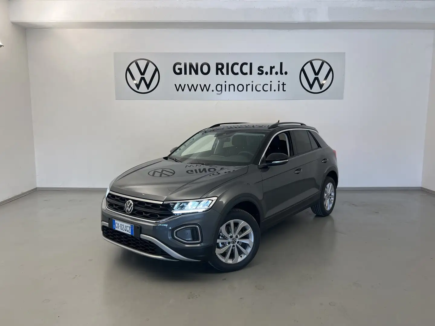 Volkswagen T-Roc 1.0 TSI Edition Plus Grijs - 1