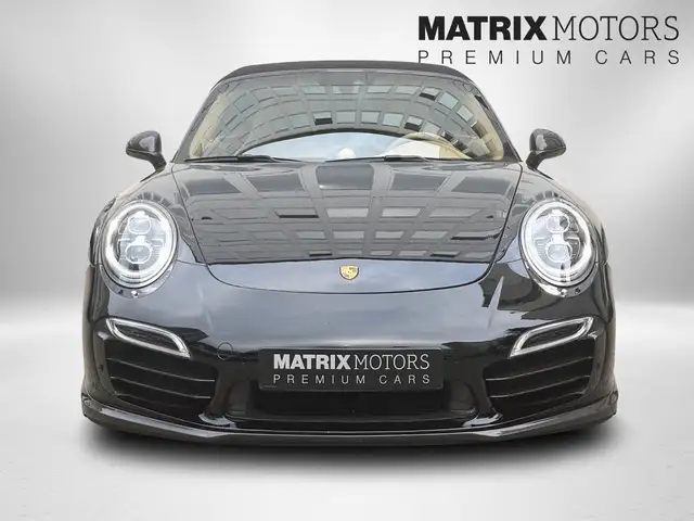 Porsche 911 view 9