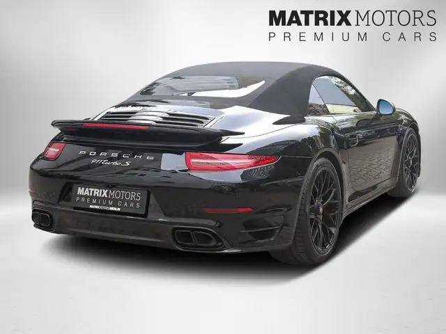 Porsche 911 view 2