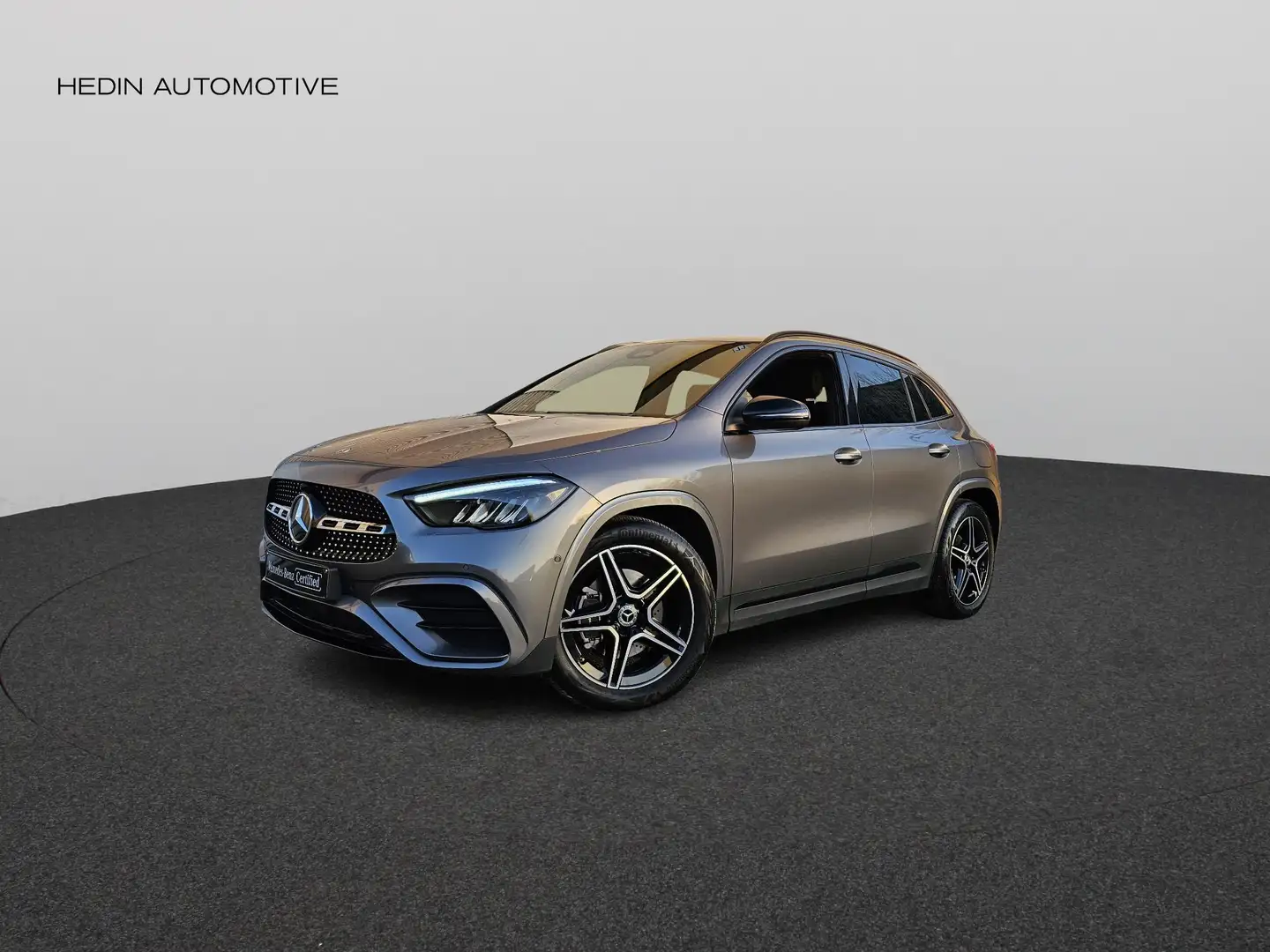 Mercedes-Benz GLA 180 D AMG Line | Nightpack | Verwarmde Zetels | Widesc Grijs - 1