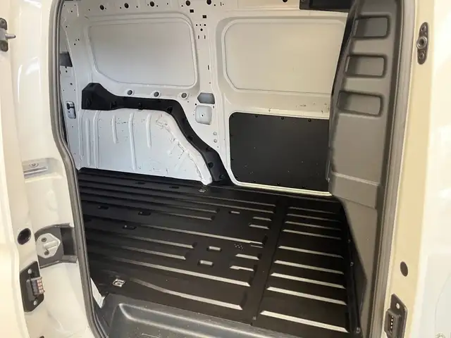 Volkswagen Caddy Maxi view 11