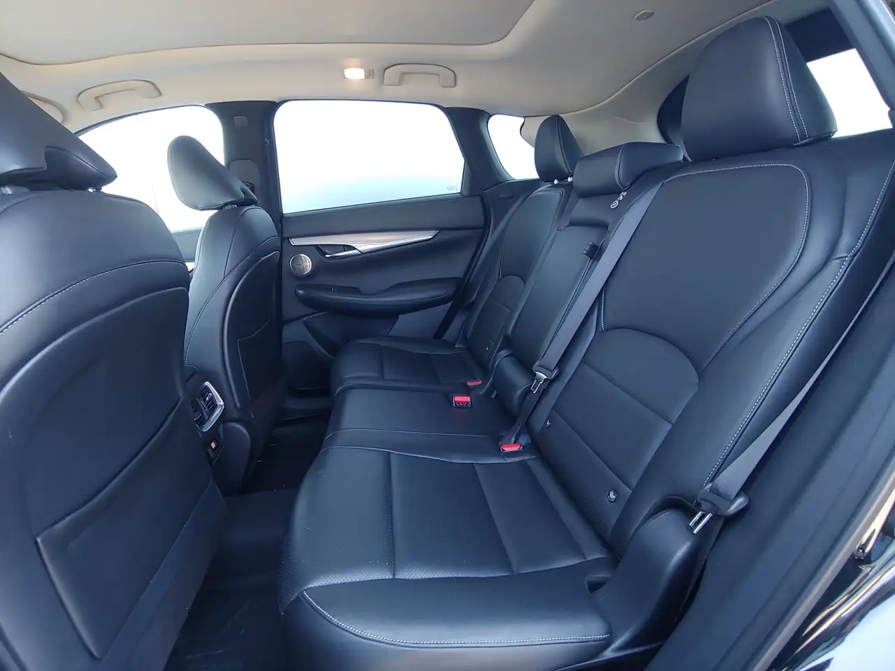 Infiniti QX50 снимка Infiniti QX50