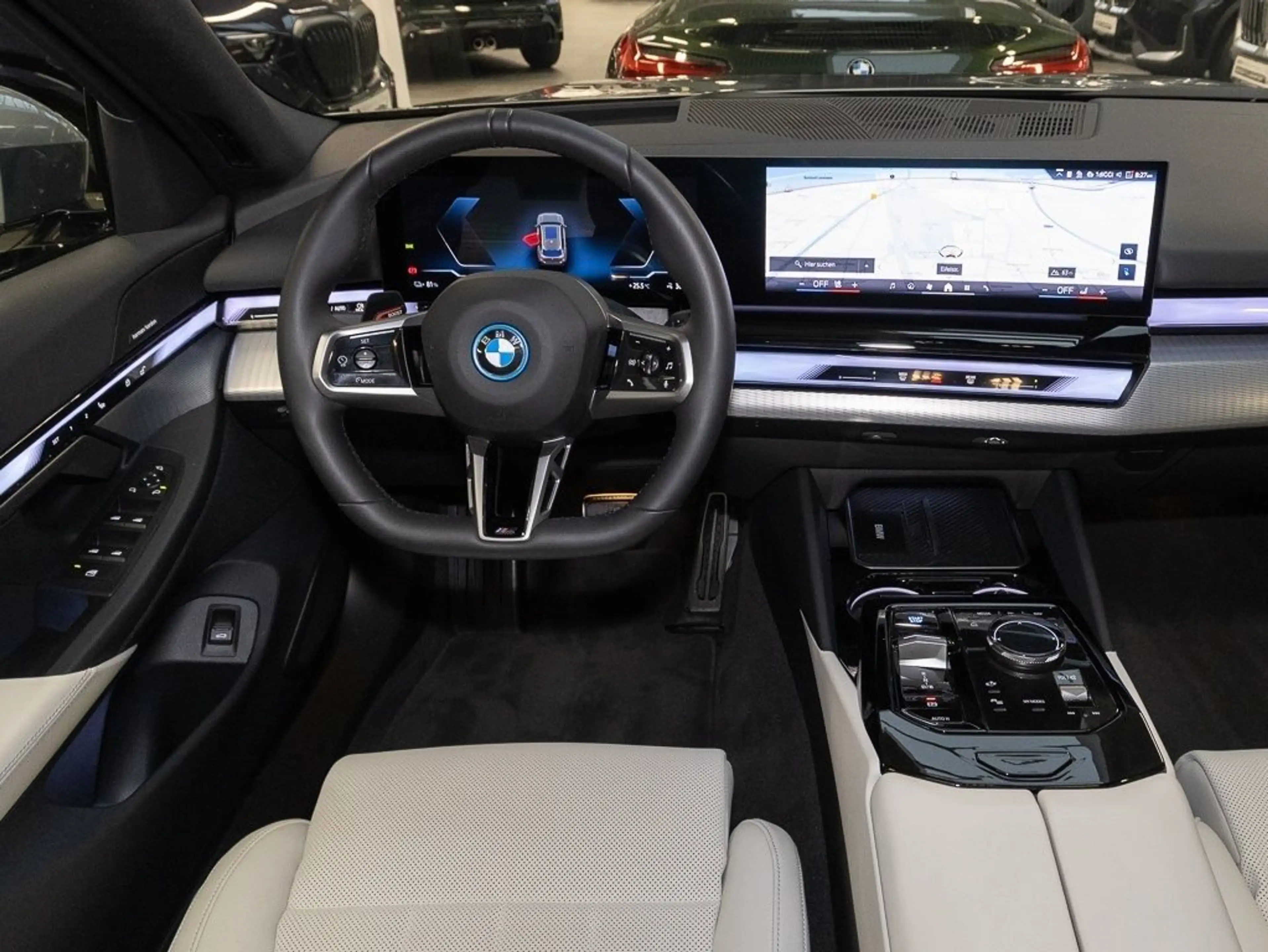 BMW i5 eDrive40 Touring M Sport HUD PANO ACC AHK LM — photo 7