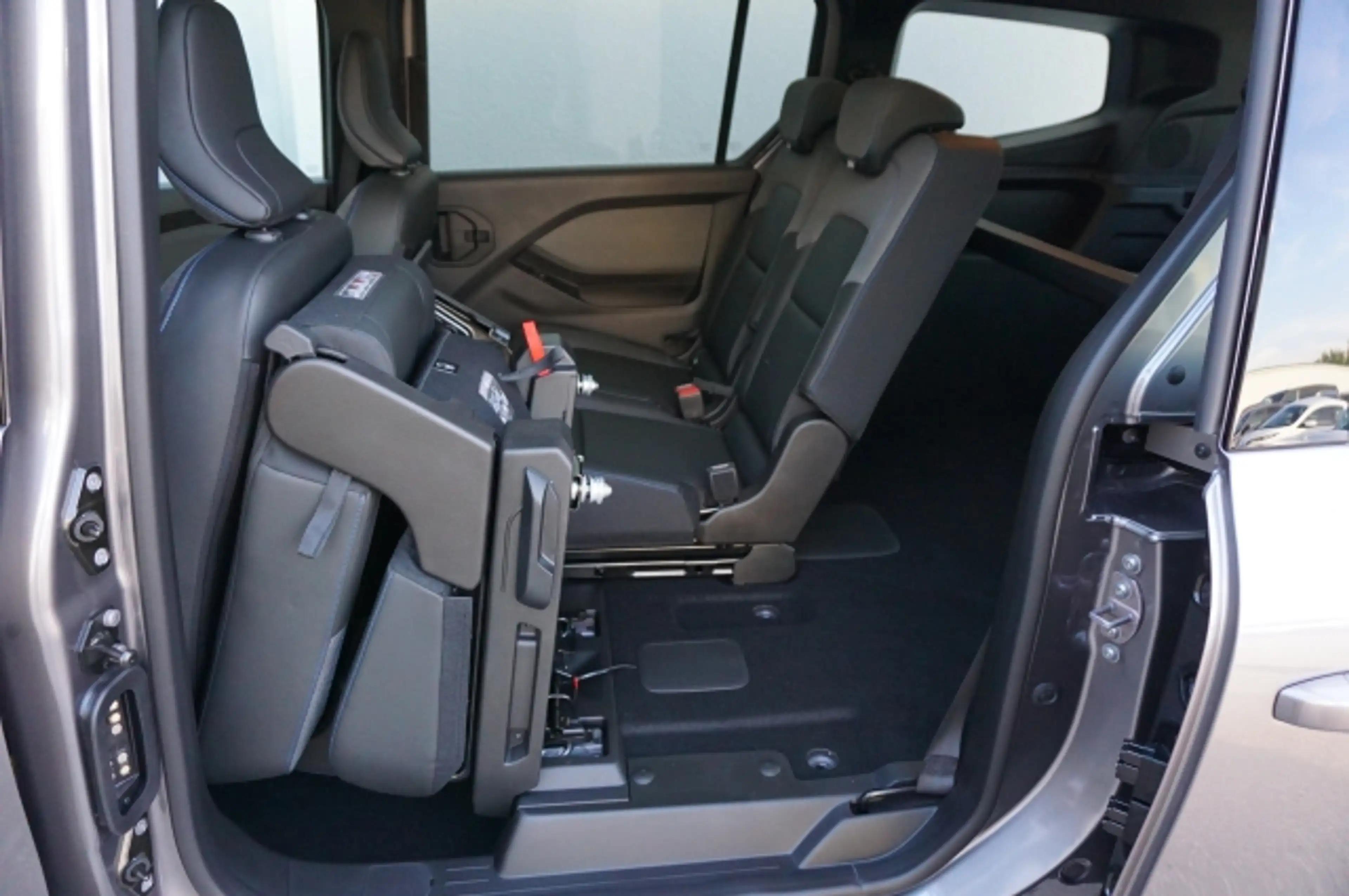 Nissan Townstar Townstar L2 Tekna Evalia 130 PS Automatik DCT — photo 13