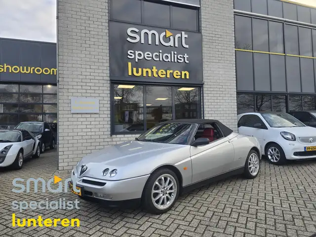 Alfa Romeo Spider 2.0-16V T.Spark in super staat!