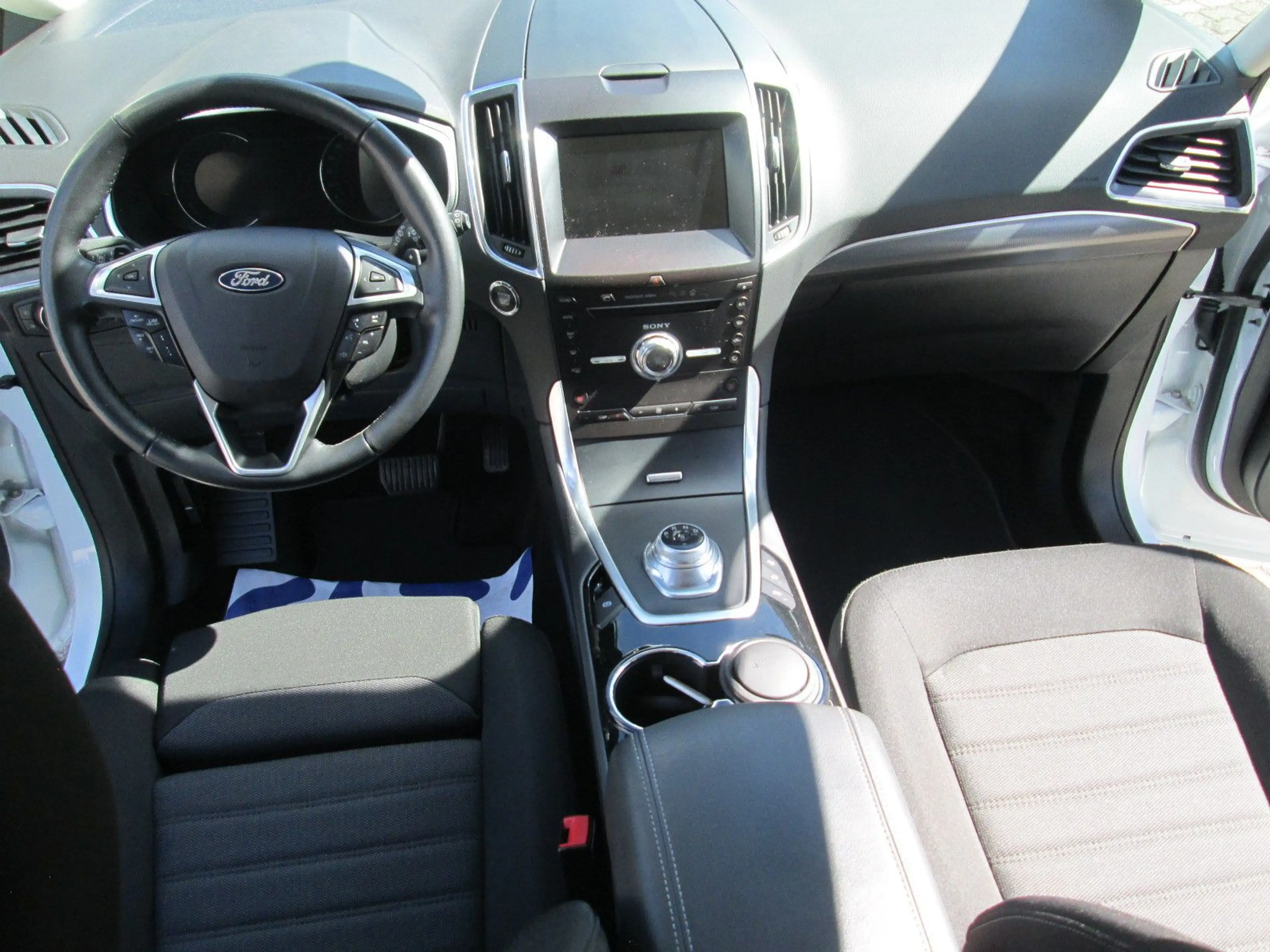 Ford S-Max S-MAX Titanium AHK — photo 15