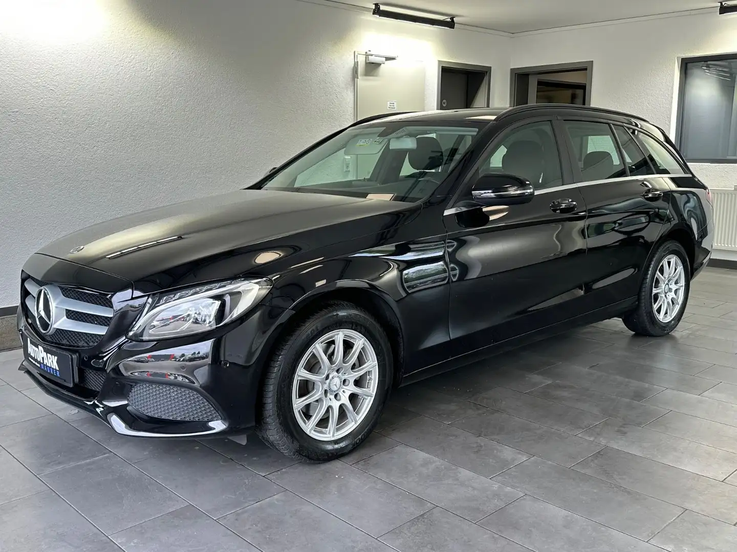 Mercedes-Benz C 180 T CGI Standheizung*Klappe*LED* Schwarz - 1