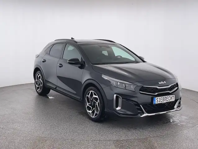 Kia Xceed view 3