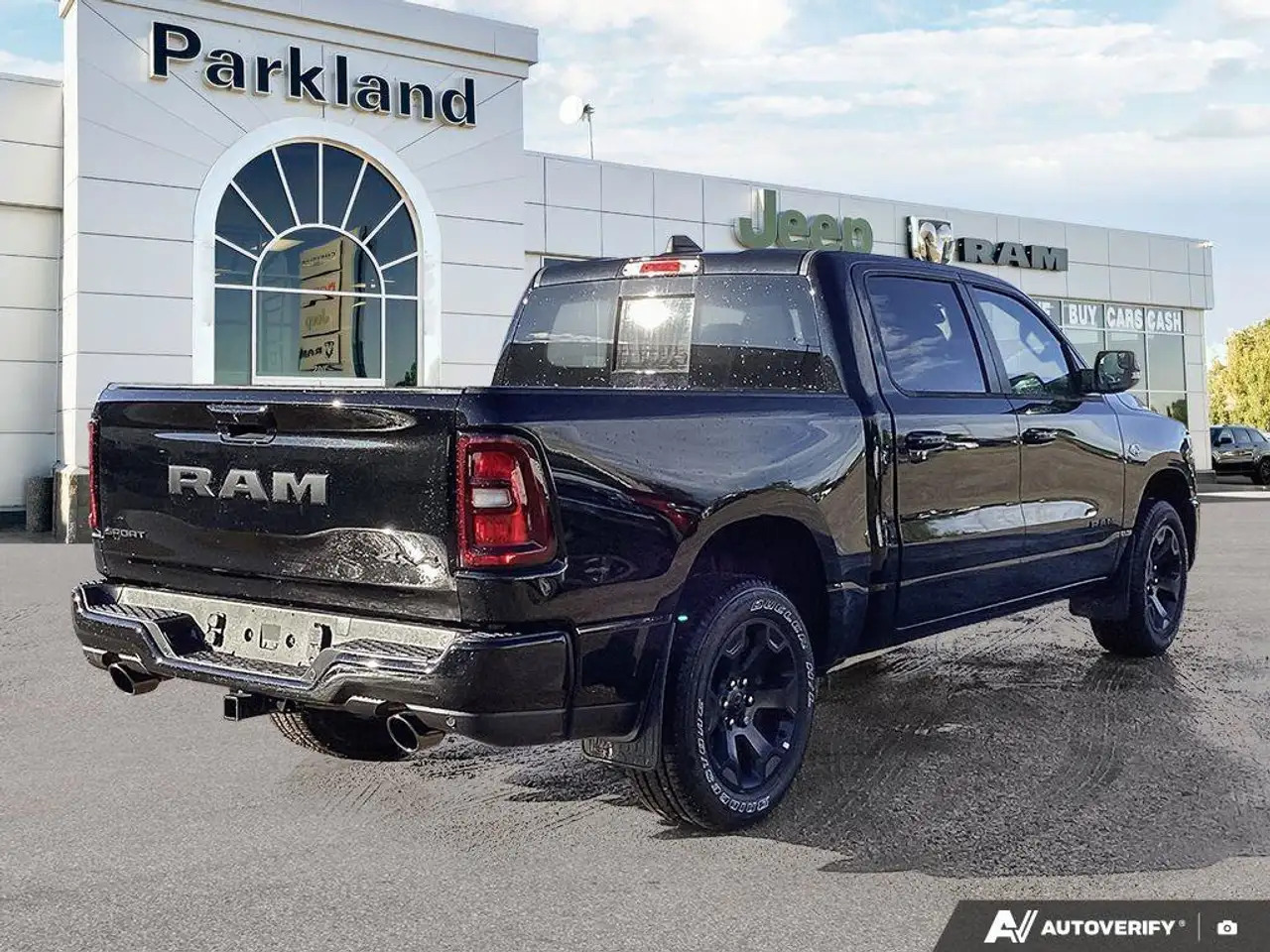 RAM 1500 снимка RAM 1500