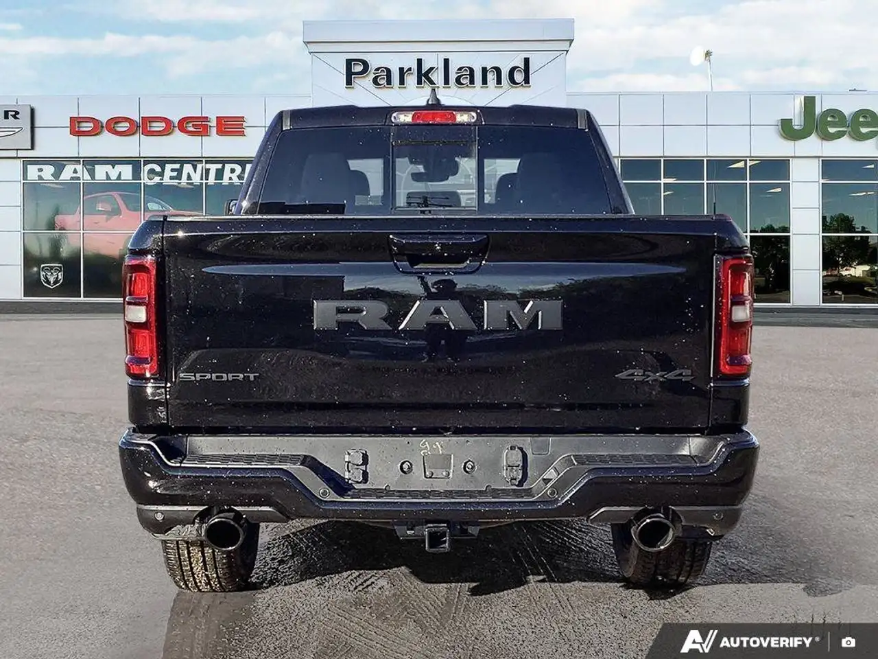 RAM 1500 снимка RAM 1500