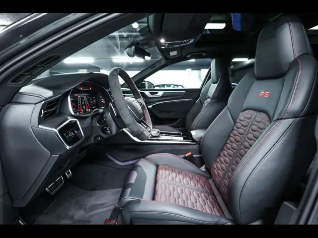 Audi RS6 view 11