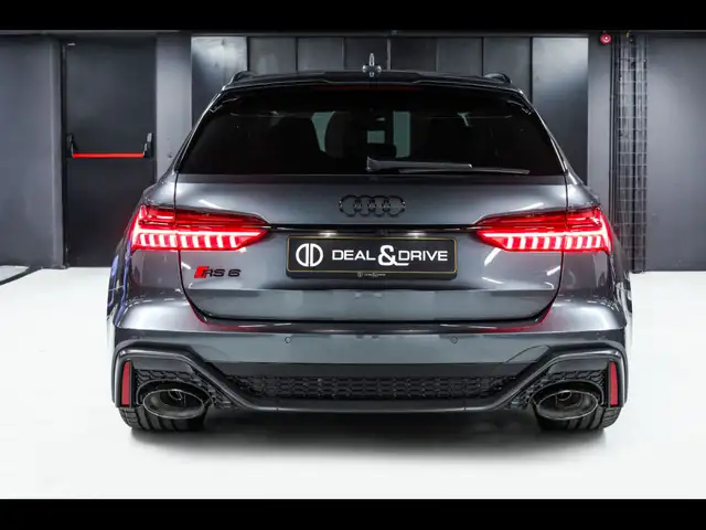 Audi RS6 view 4
