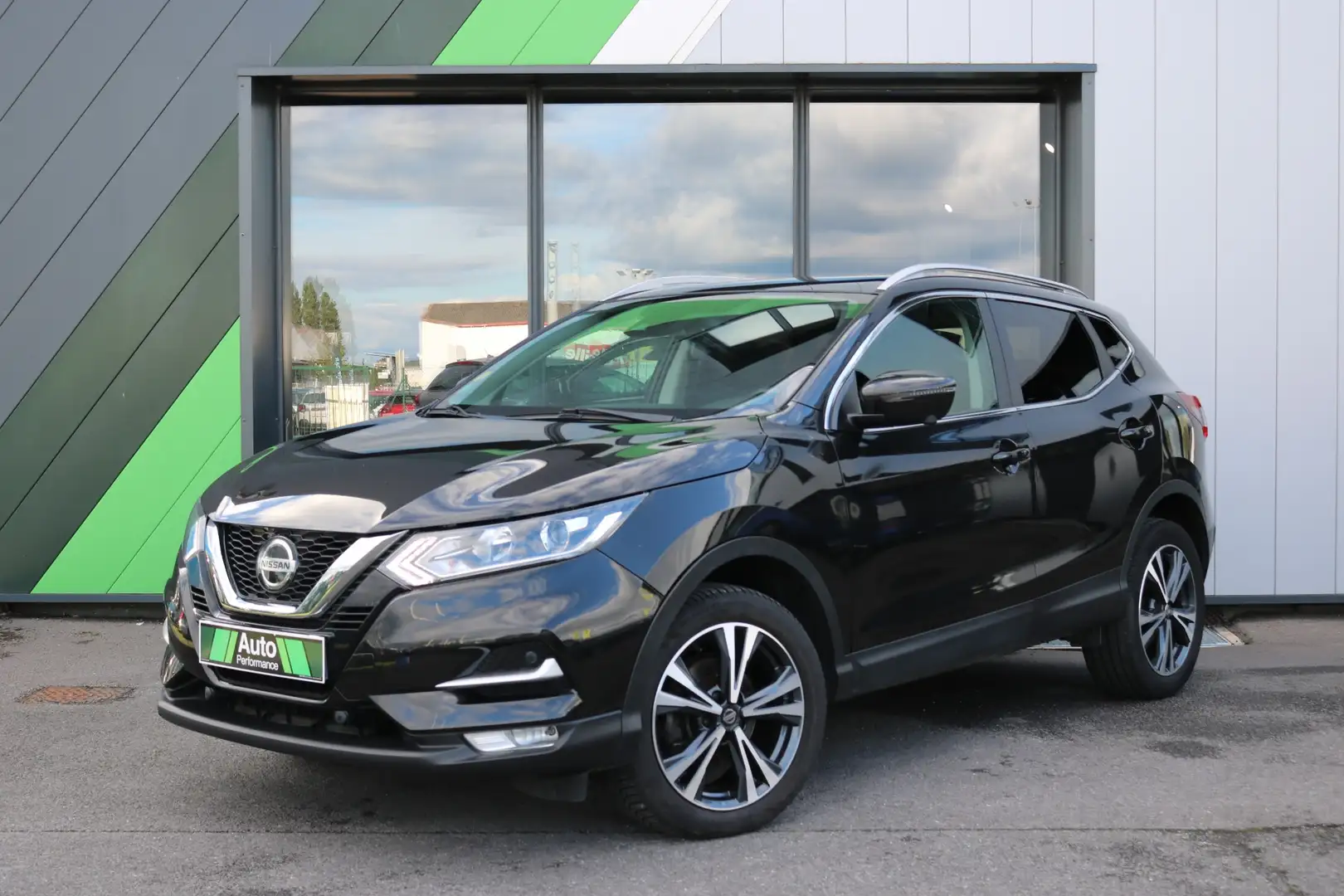 Nissan Qashqai 1.7 dCi 150 N-Connecta Schwarz - 1