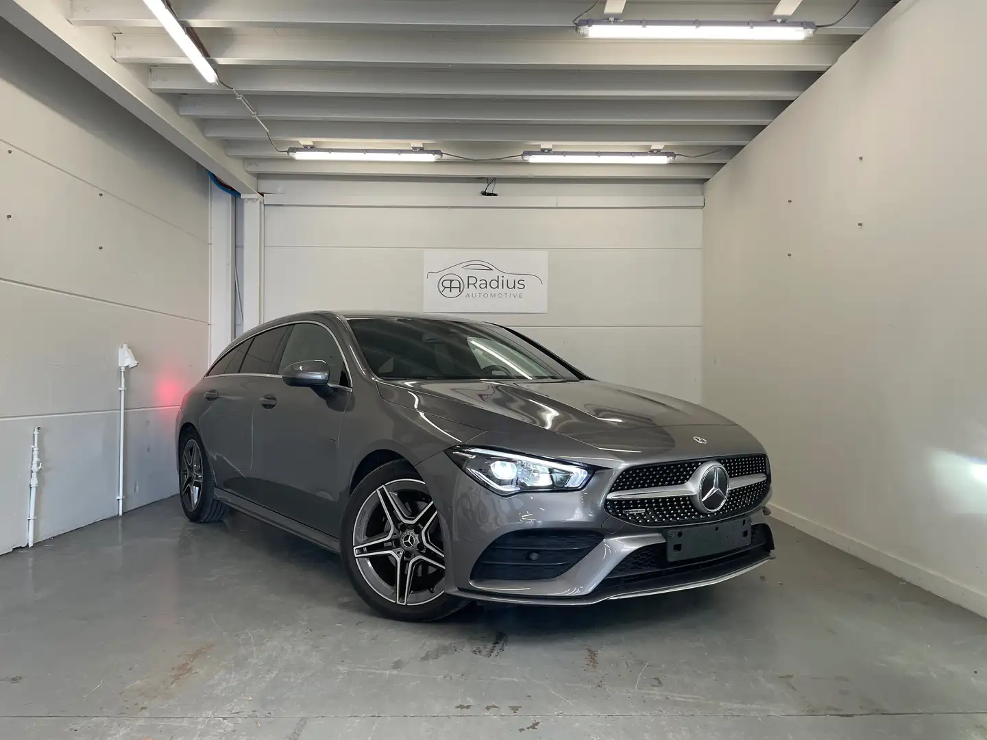 Mercedes-Benz CLA 200 CLA 200 Shooting Brake 7G-DCT AMG Line Gris - 2