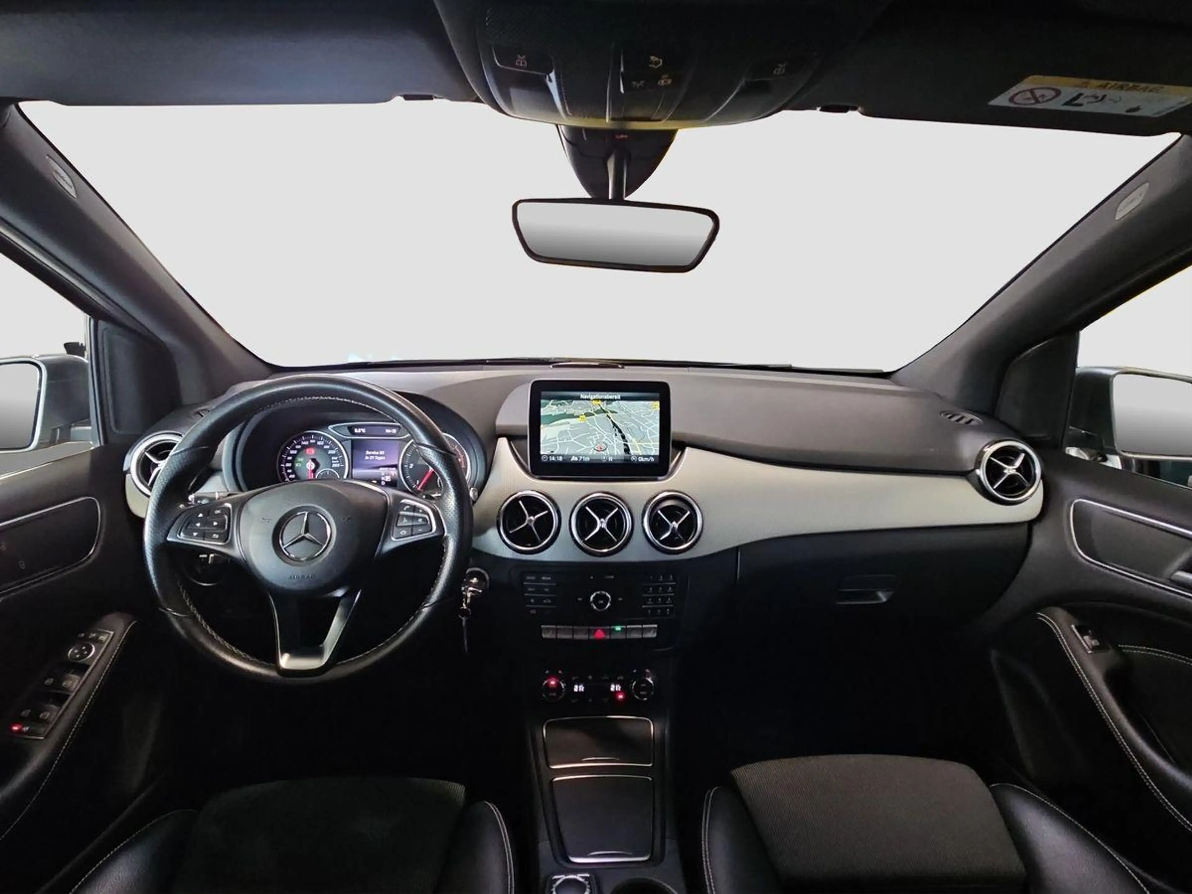 Mercedes-Benz B 200 CDI Urban NAV TEMP RFK LED AHK schwenkbar — photo 11