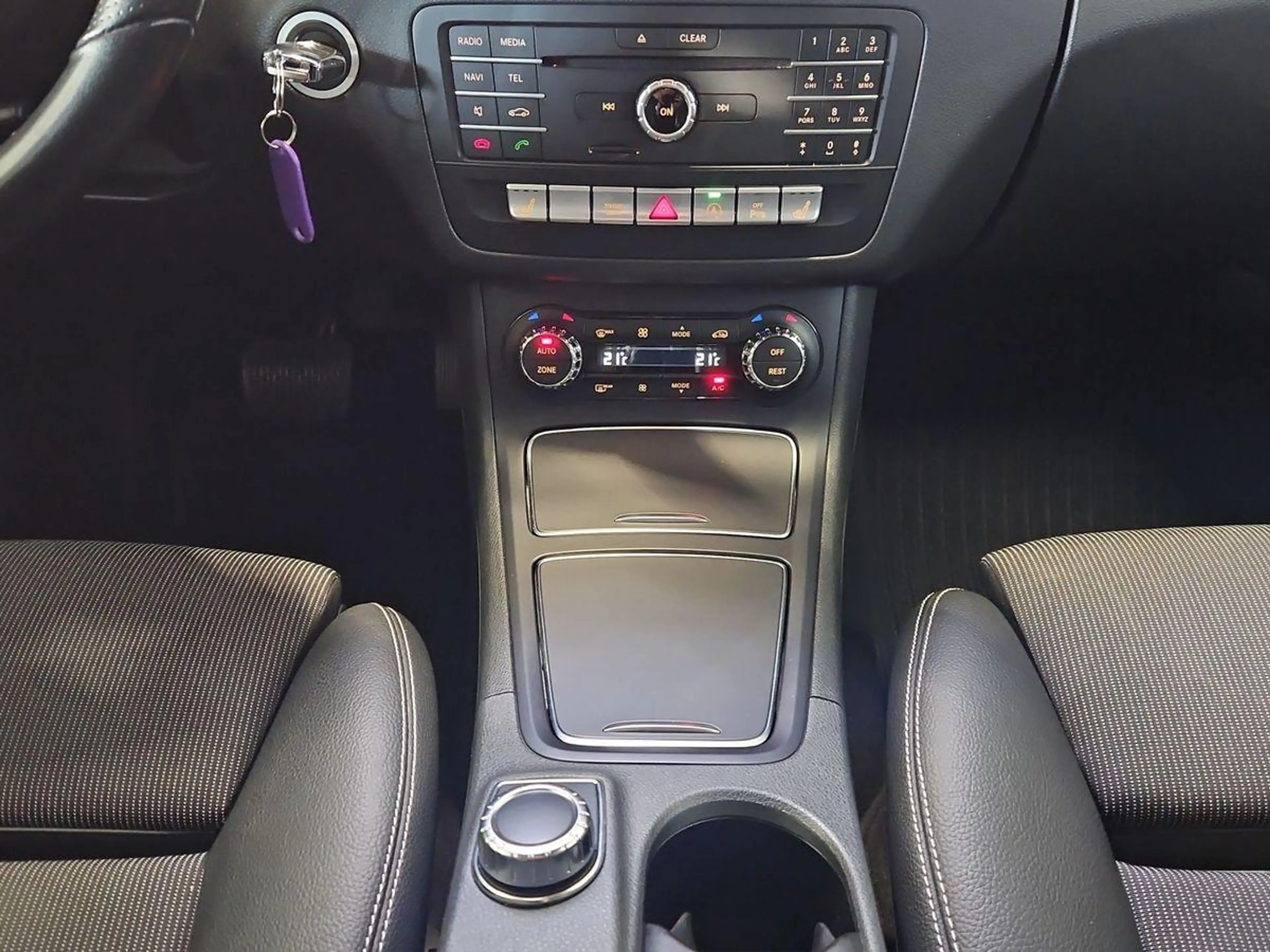 Mercedes-Benz B 200 CDI Urban NAV TEMP RFK LED AHK schwenkbar — photo 12