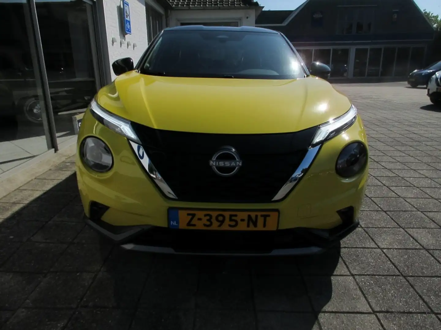 Nissan Juke 1.6 hybrid N-Sport + Sport interieur Jaune - 2
