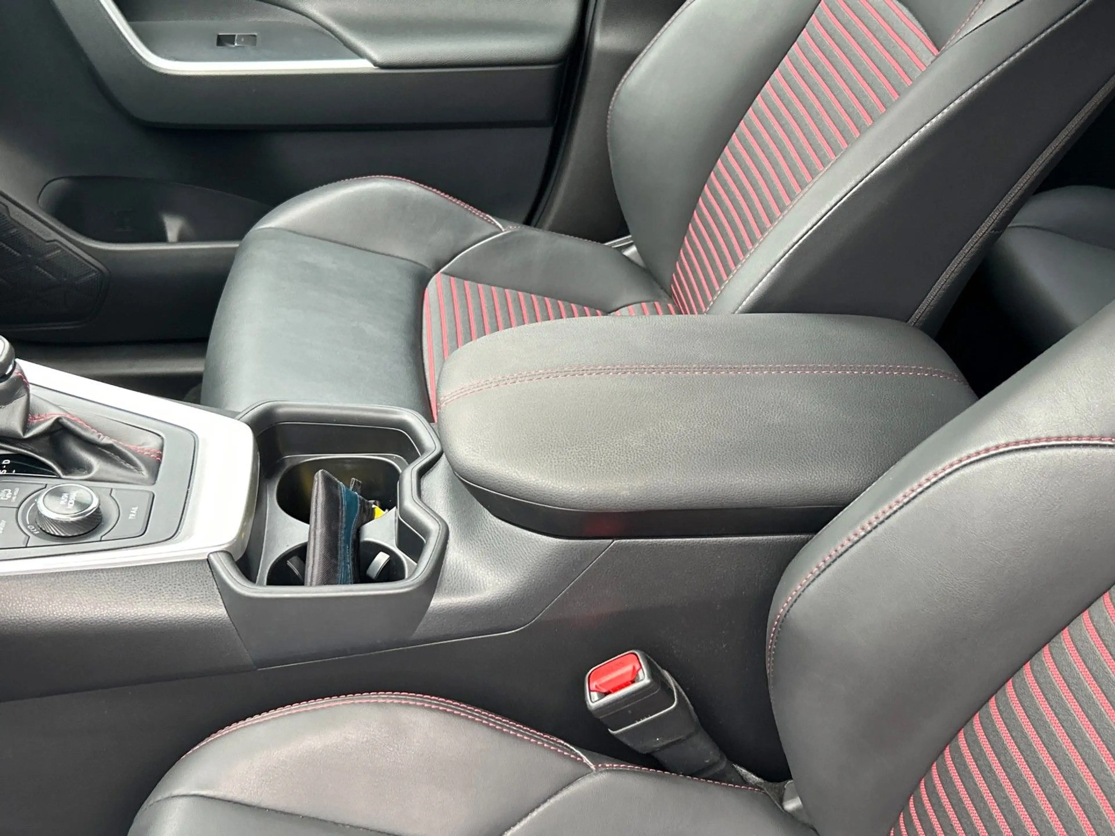 Suzuki Across 2.5 Plug-In Hybrid Comfort+ E-Four — photo 12