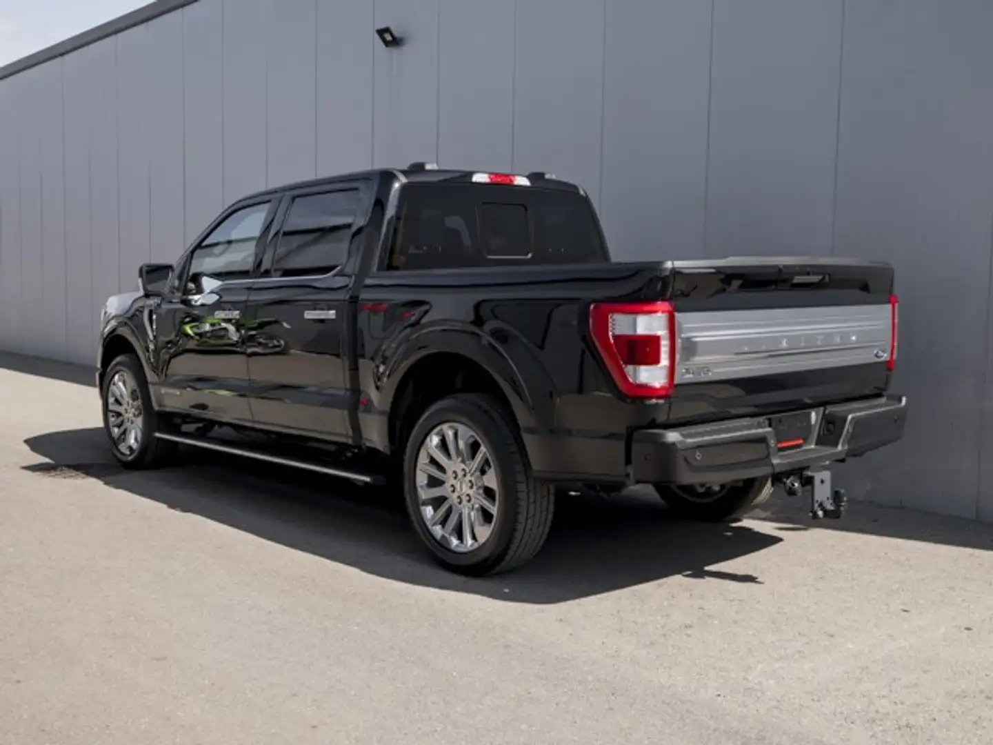 Ford F 150 F-150 LIMITED FHEV SuperCrew ShortBed 3,5 L V6 ... Schwarz - 2