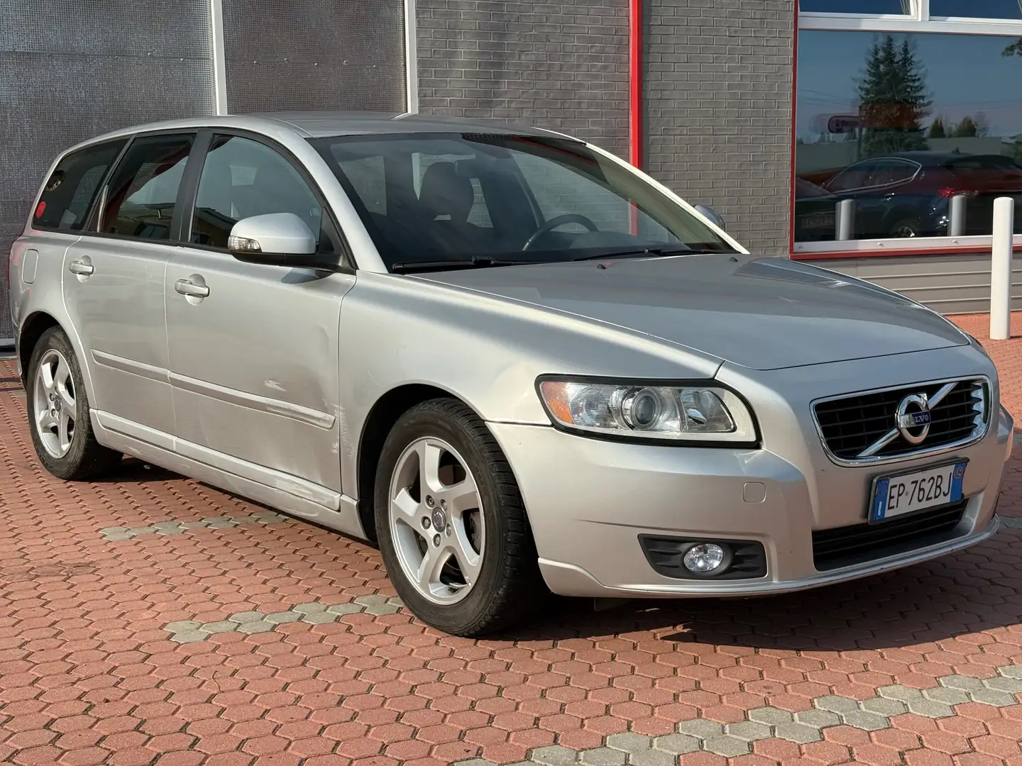 Volvo V50 V50 1.6 d2 Polar Plus 115cv Gris - 1