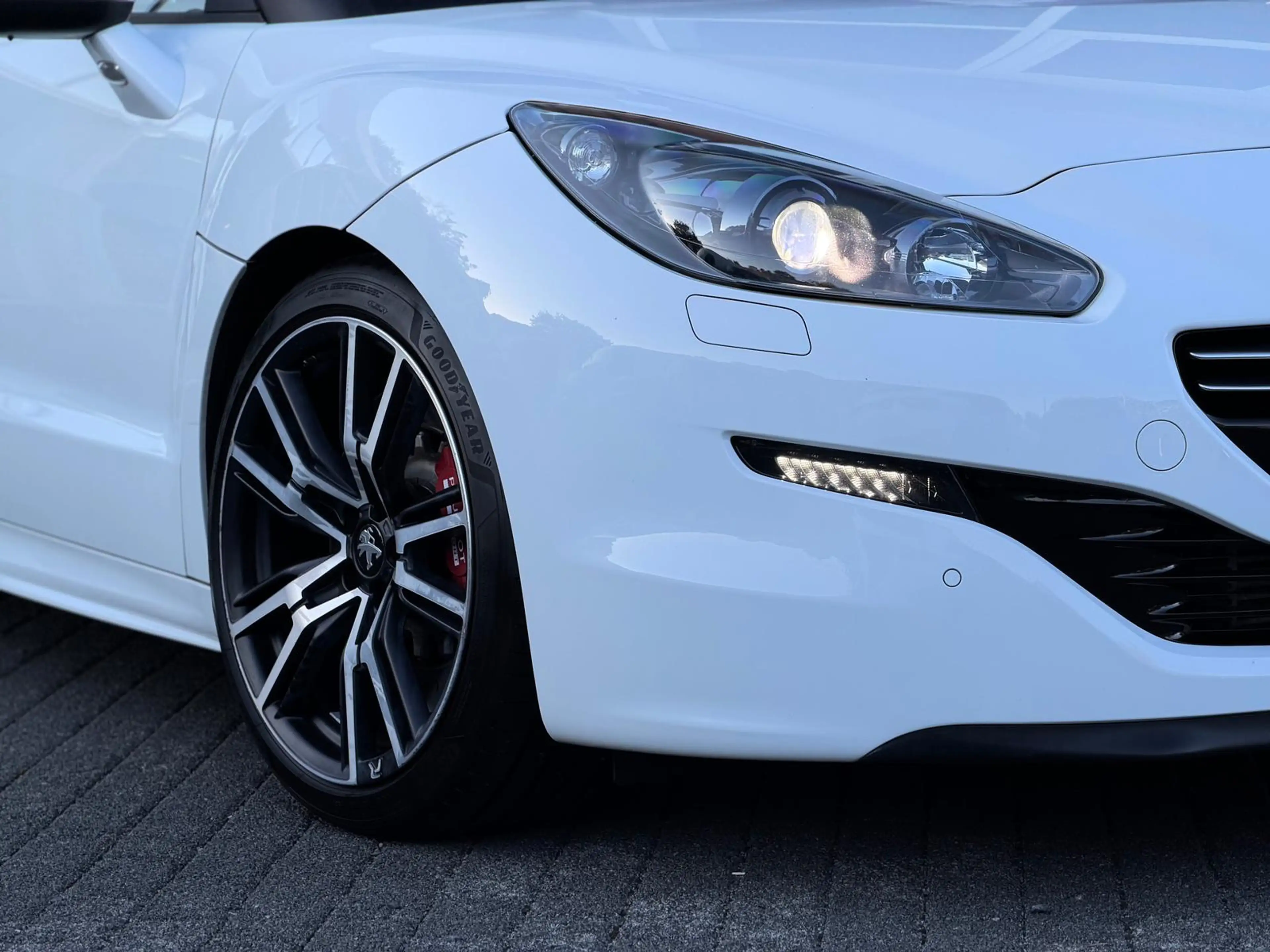 Peugeot RCZ R*Sport*JBL*PDC*AC*Leder*Xenon*BT — photo 2