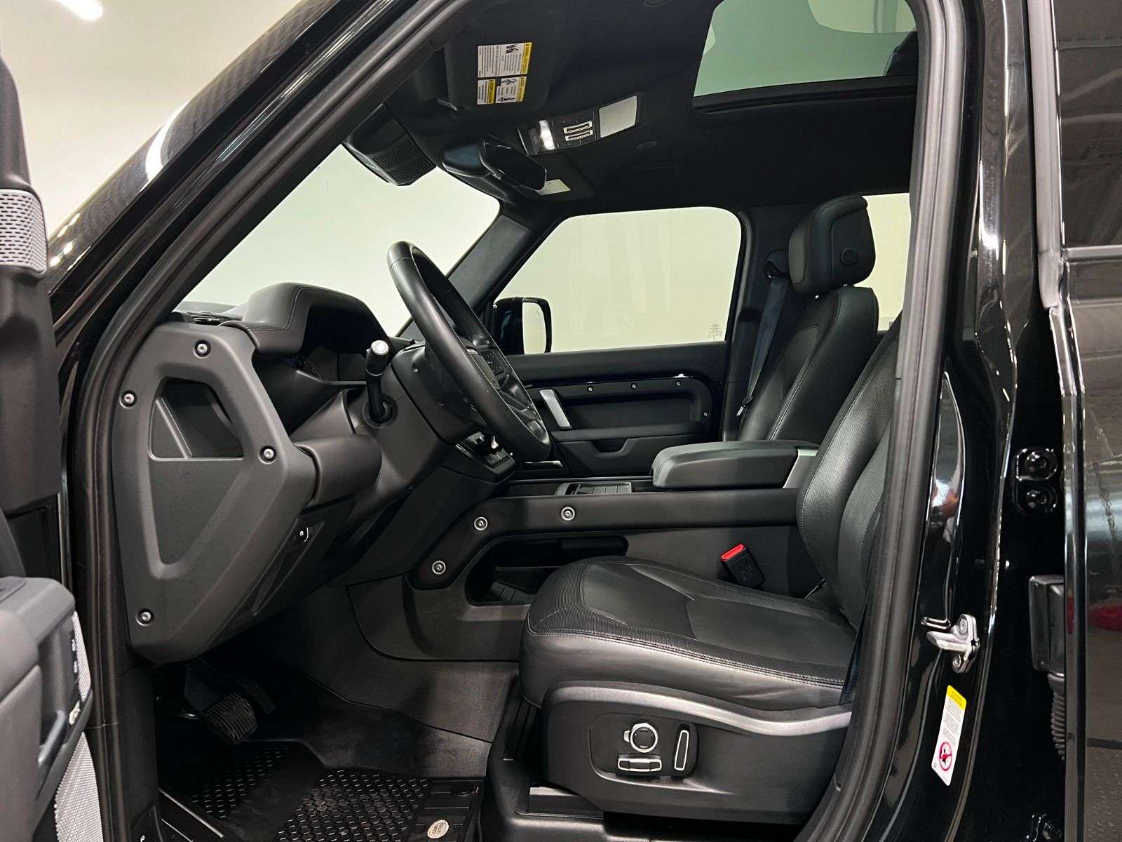 2023 Land Rover Defender X-DYNAMIC SE 130 | OUTBOUND thumb 32