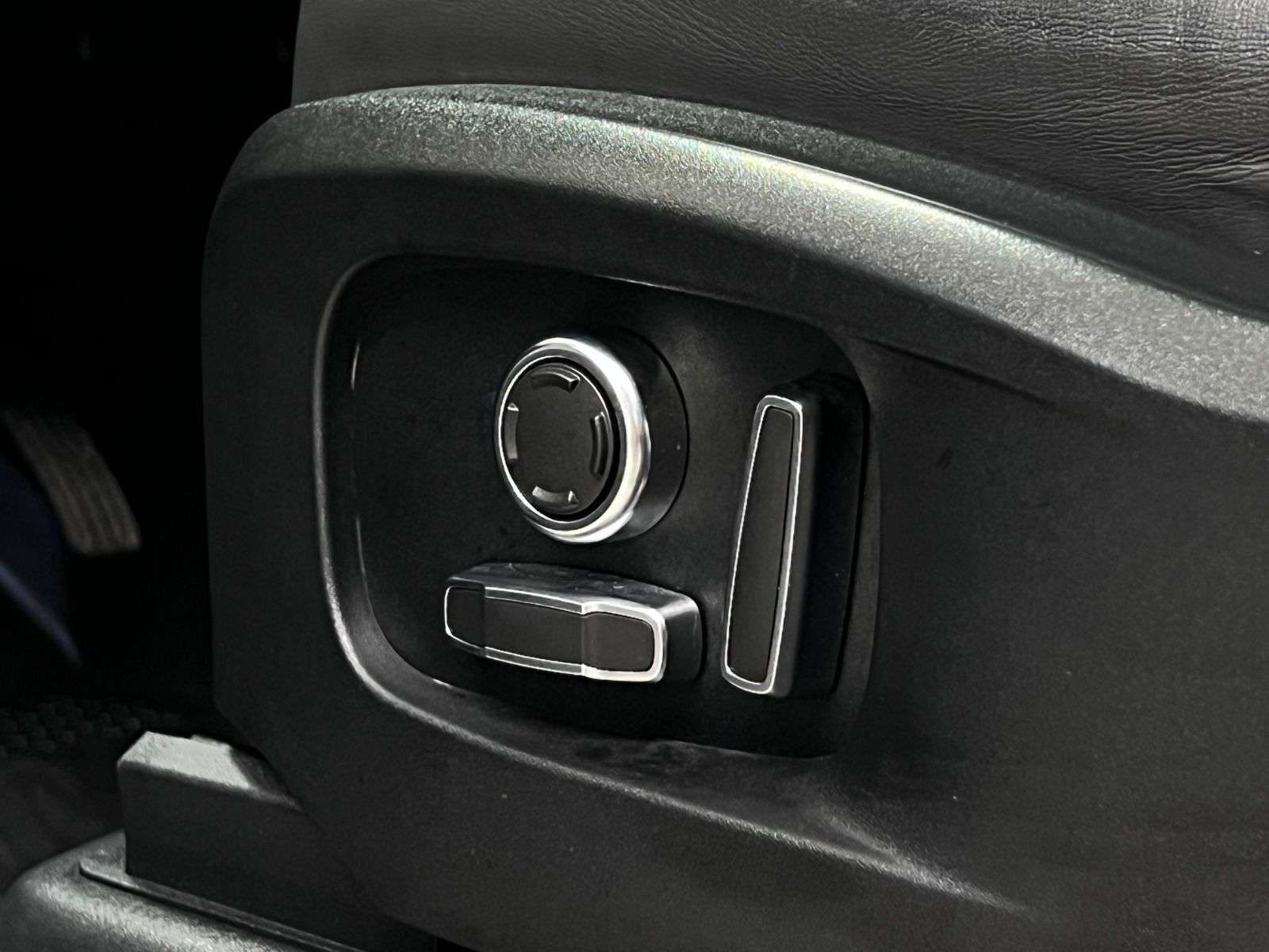 2023 Land Rover Defender X-DYNAMIC SE 130 | OUTBOUND thumb 31