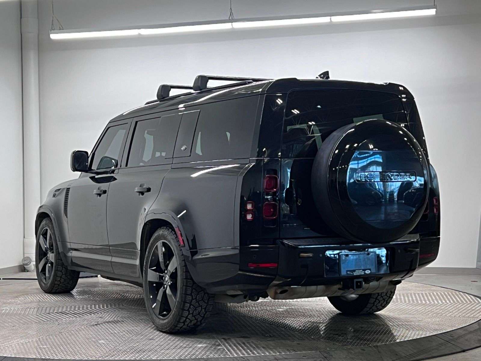 2023 Land Rover Defender X-DYNAMIC SE 130 | OUTBOUND alt 3