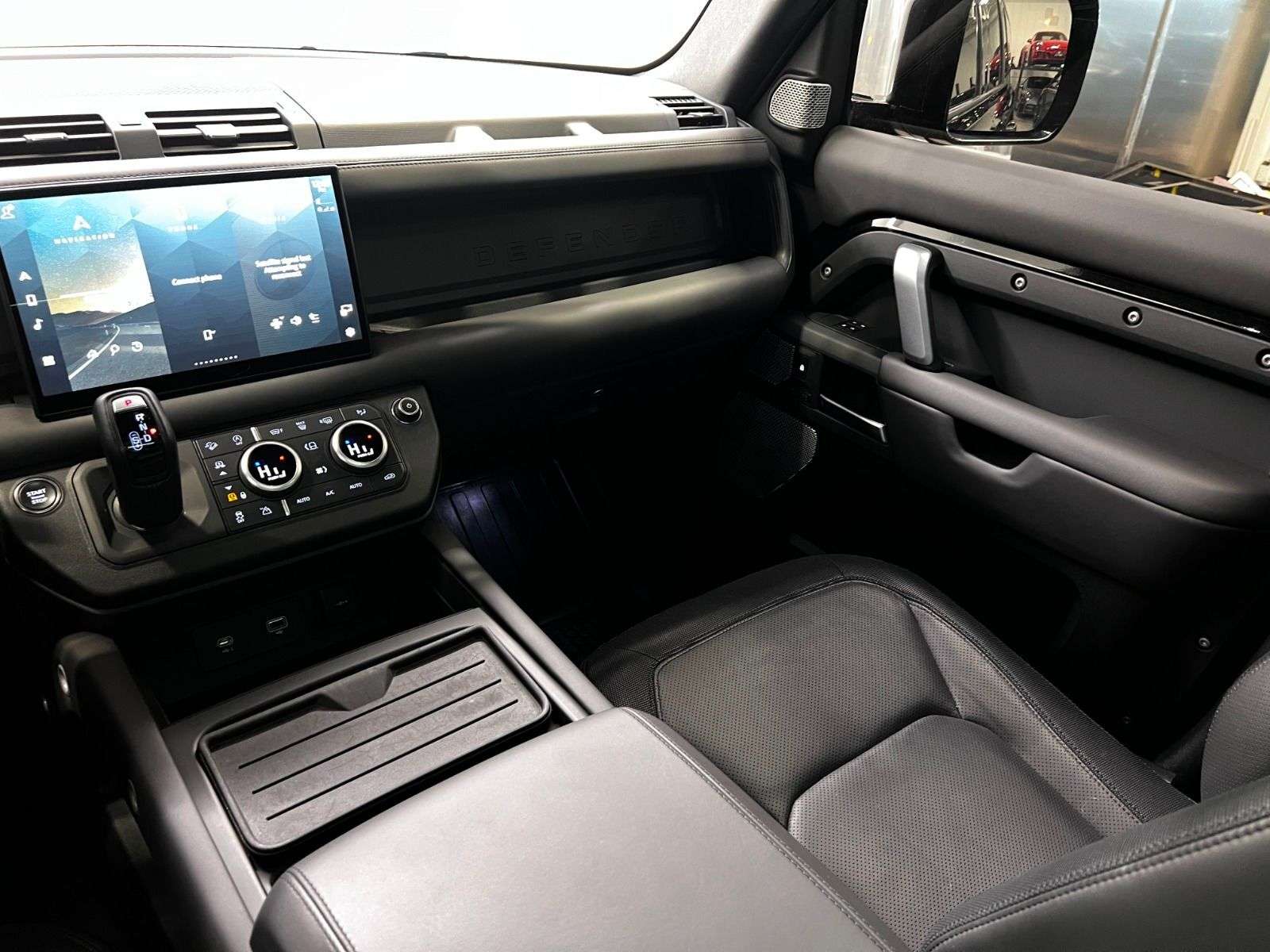 2023 Land Rover Defender X-DYNAMIC SE 130 | OUTBOUND thumb 17
