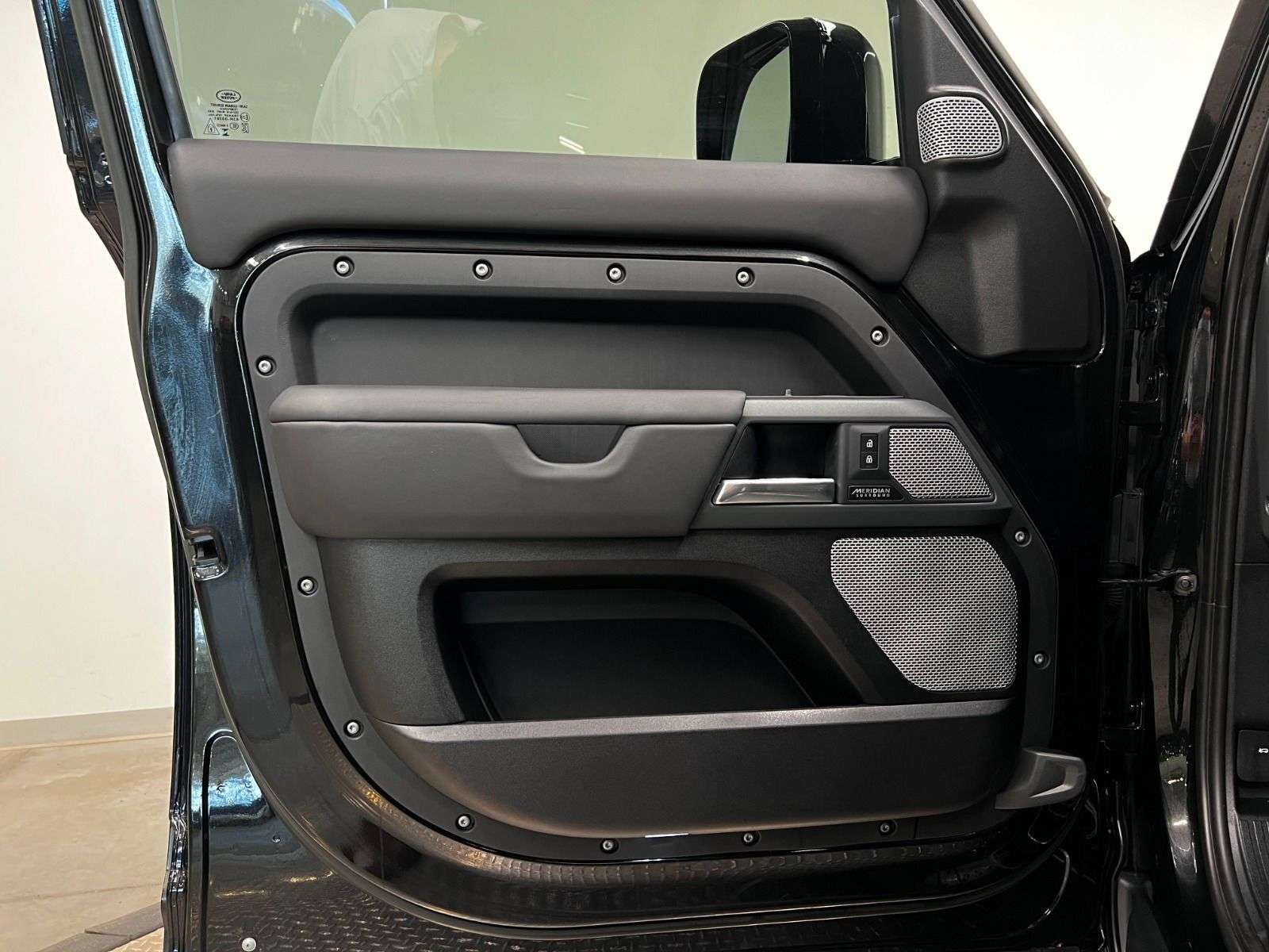 2023 Land Rover Defender X-DYNAMIC SE 130 | OUTBOUND thumb 28