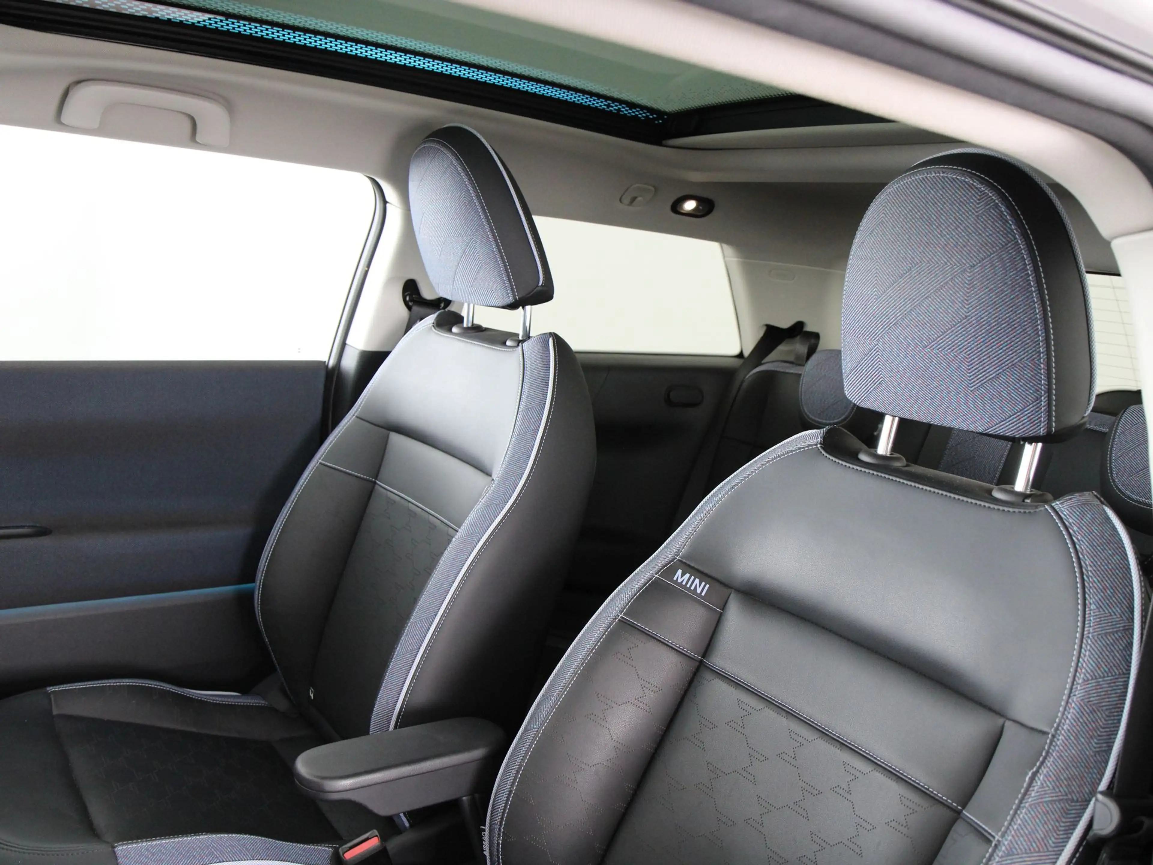 MINI Cooper SE Classic Pakket M — photo 5