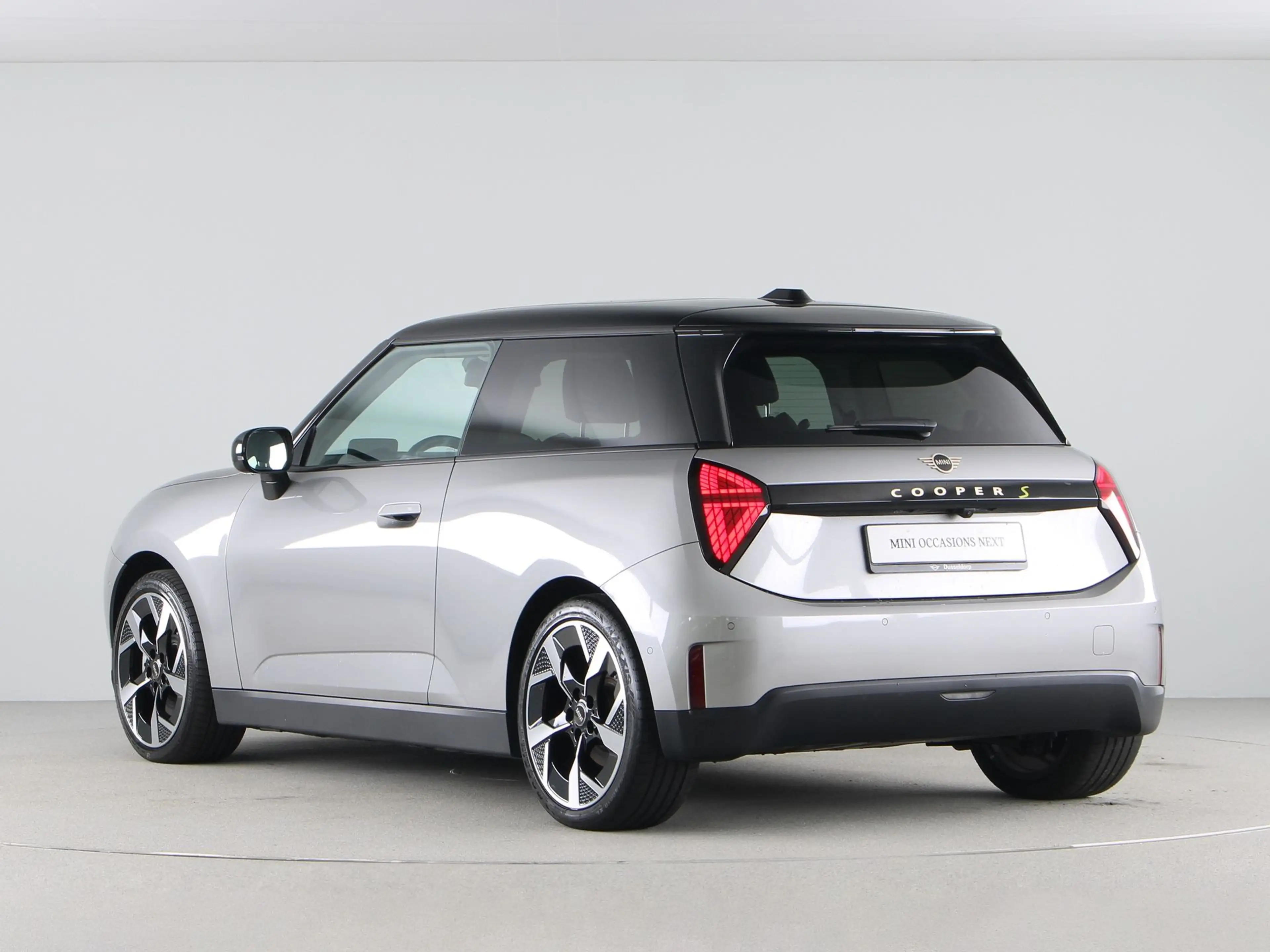 MINI Cooper SE Classic Pakket M — photo 11