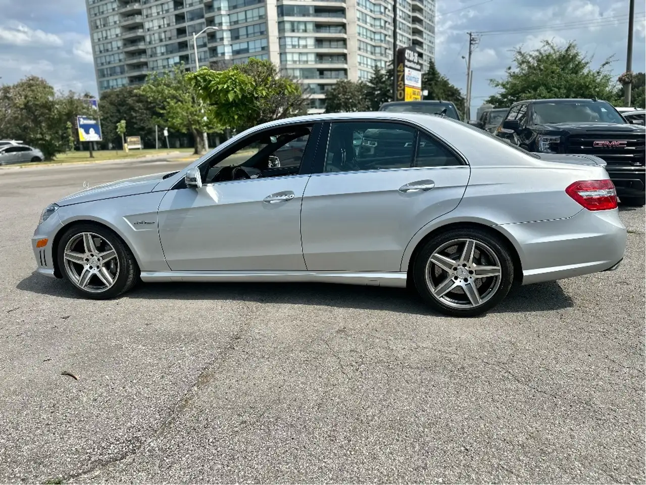 Mercedes-Benz E-Class photo Mercedes-Benz E-Class