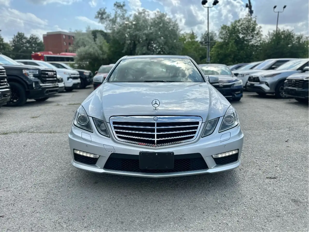 Mercedes-Benz E-Class photo Mercedes-Benz E-Class